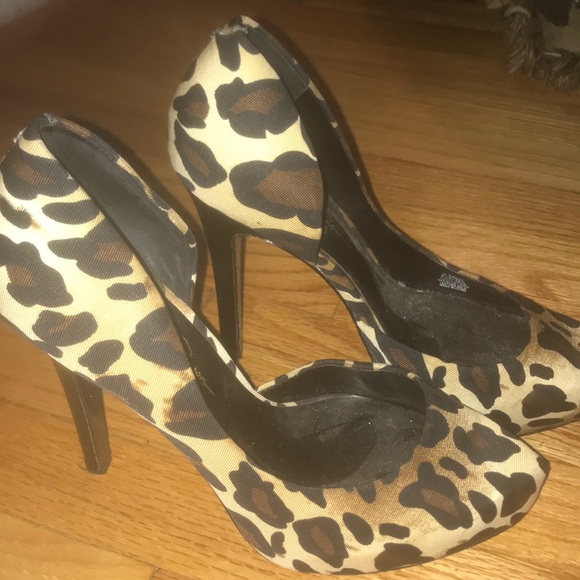 Jessica Simpson leopard heels - Picture 2 of 3